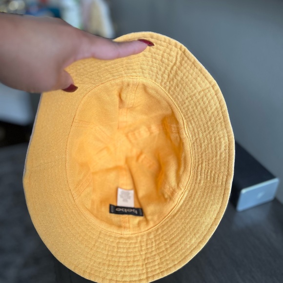 Bebe  NWT bucket hat. Multi color pink/orange canvas hat. Size medium. - Picture 4 of 4